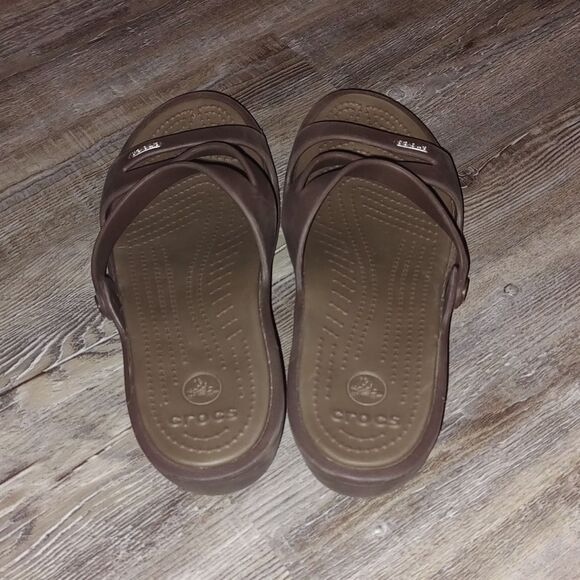 CROCS Patricia Wedge Sandals Brown  Sz 9  EUC - Picture 4 of 7